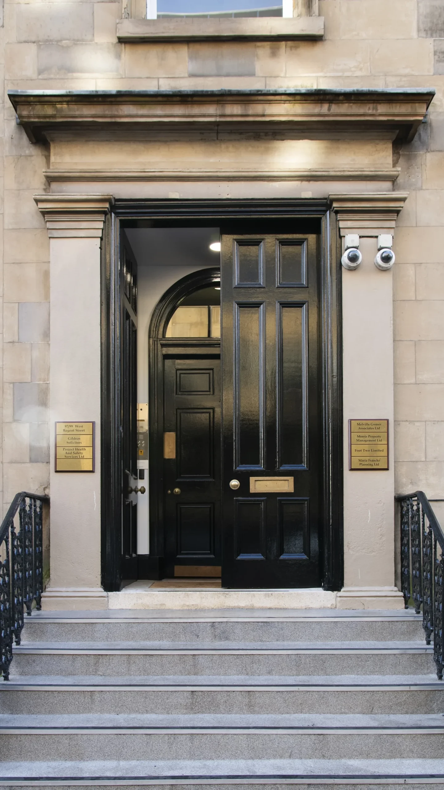 Gildeas Solicitors. An image advertising personal injury firm Gildeas Solicitors office. they specialise in accident claims in Scotland. including road traffic accidents, motorcycle accidents, cycling accidents, and accidents at work